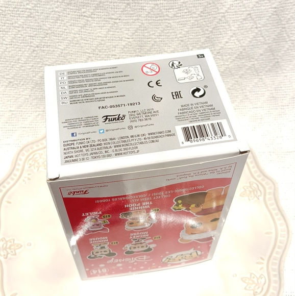 NWT Funko Pop Disney Winnie The Pooh Christmas 614 - Picture 7 of 7